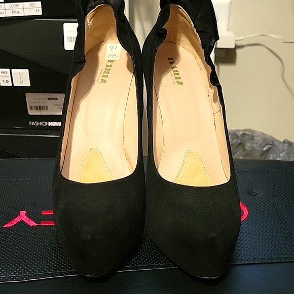 LeSilla 6in Italian LS-Ruffle heels - Picture 4 of 6